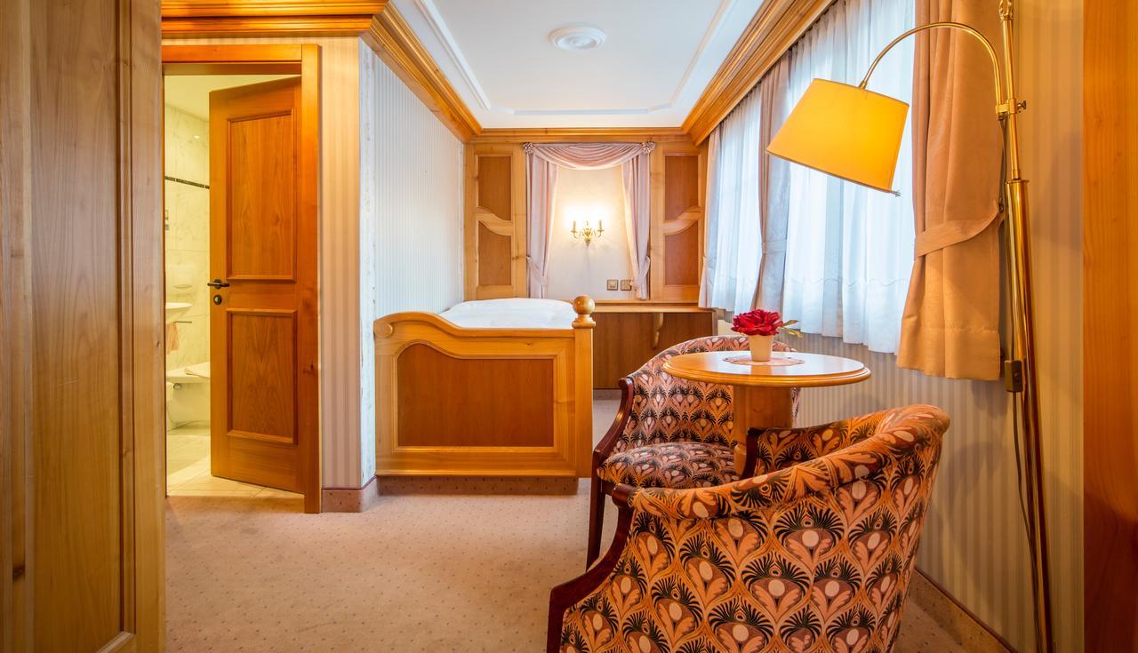 Hotel Olympia Саас-Альмагель Экстерьер фото